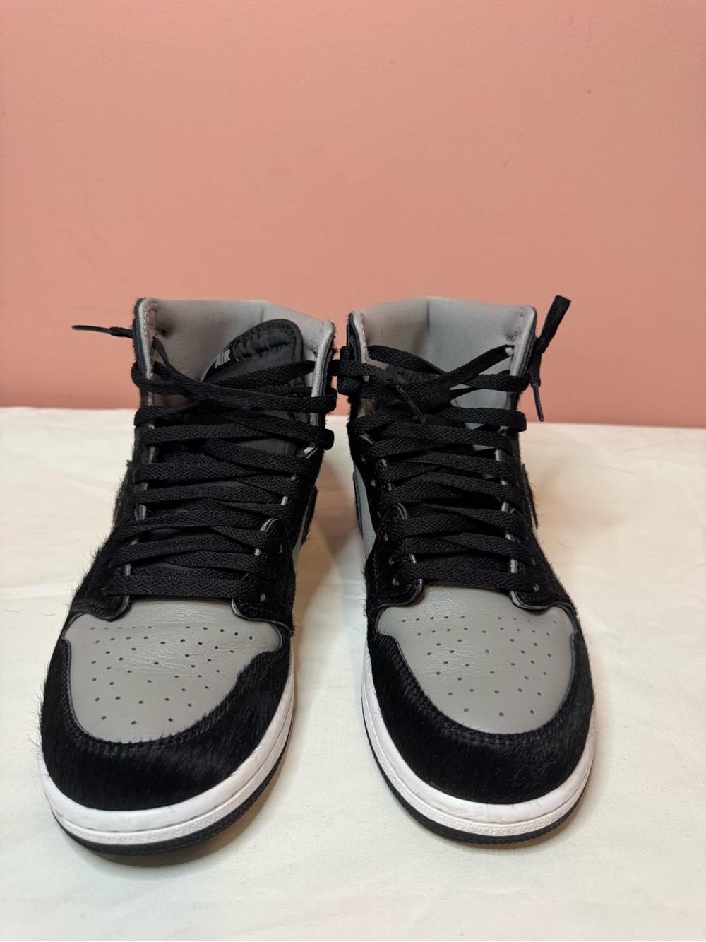 Air Jordan 1 High Top Sneakers in Gray and Black - Picture 4 of 11